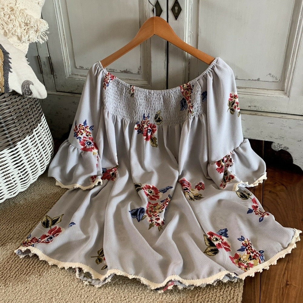 Boutique Grey Floral Off the Shoulder Tunic Blouse - Picture 5 of 8